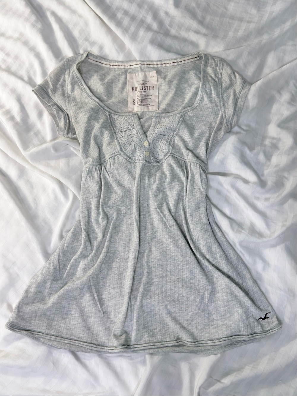 Super Rare Vintage Y2K Grey Hollister Henley Style Babydoll Top